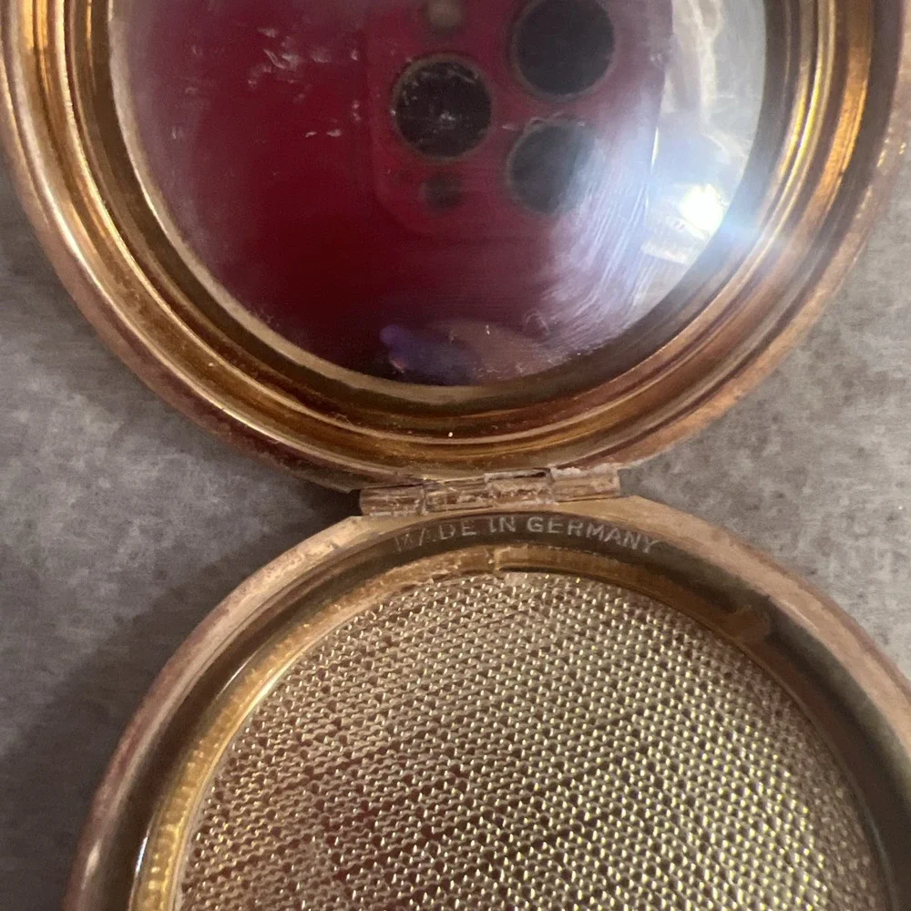 Mid-Century Merle Norman Powder Makeup Mirror‎ Compact – Gold Tone USA – No Puff